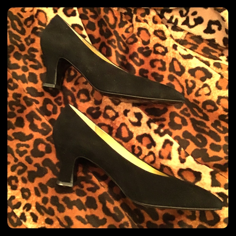 Bruno Magli Designer Black Velvet Pumps